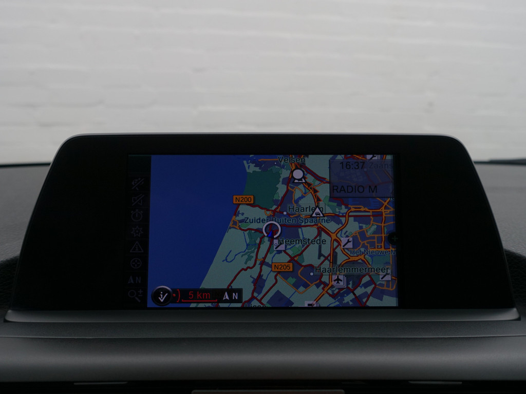 
BMW 1-serie 114i EDE High Executive Blackpack, Navi, Clima, Cruise, Dynamic Select vol									