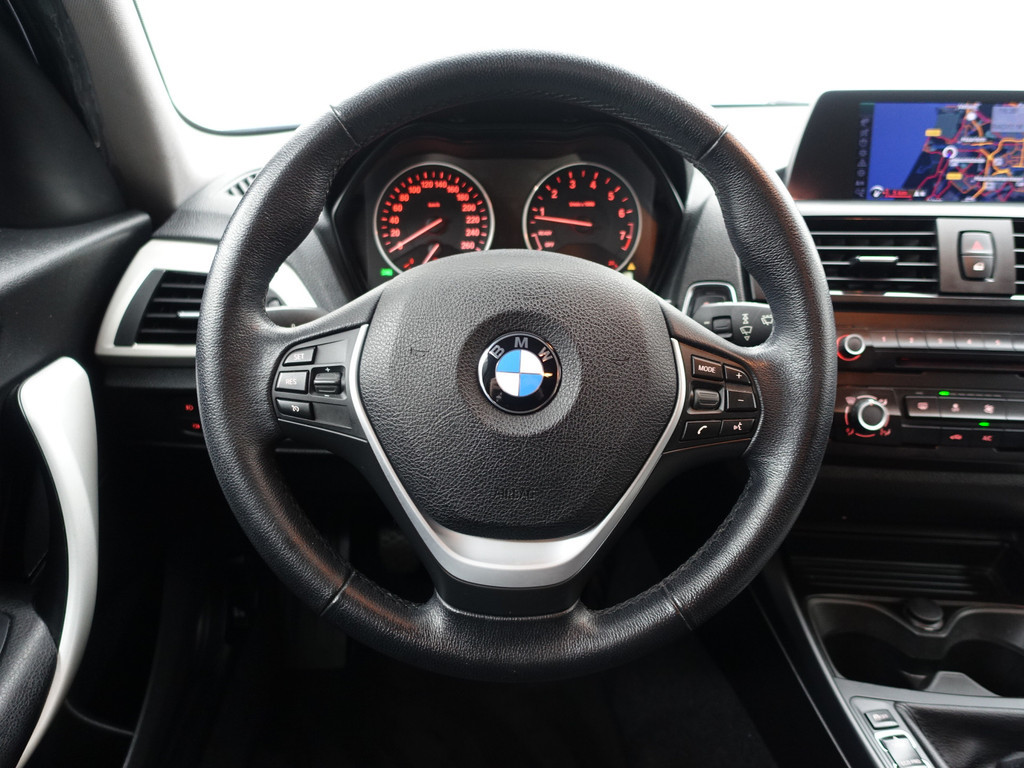 
BMW 1-serie 114i EDE High Executive Blackpack, Navi, Clima, Cruise, Dynamic Select vol									