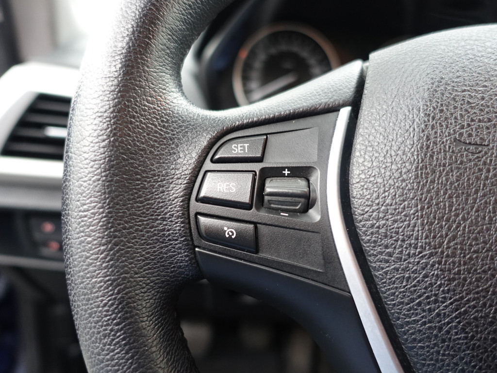 
BMW 1-serie 114i EDE High Executive Blackpack, Navi, Clima, Cruise, Dynamic Select vol									