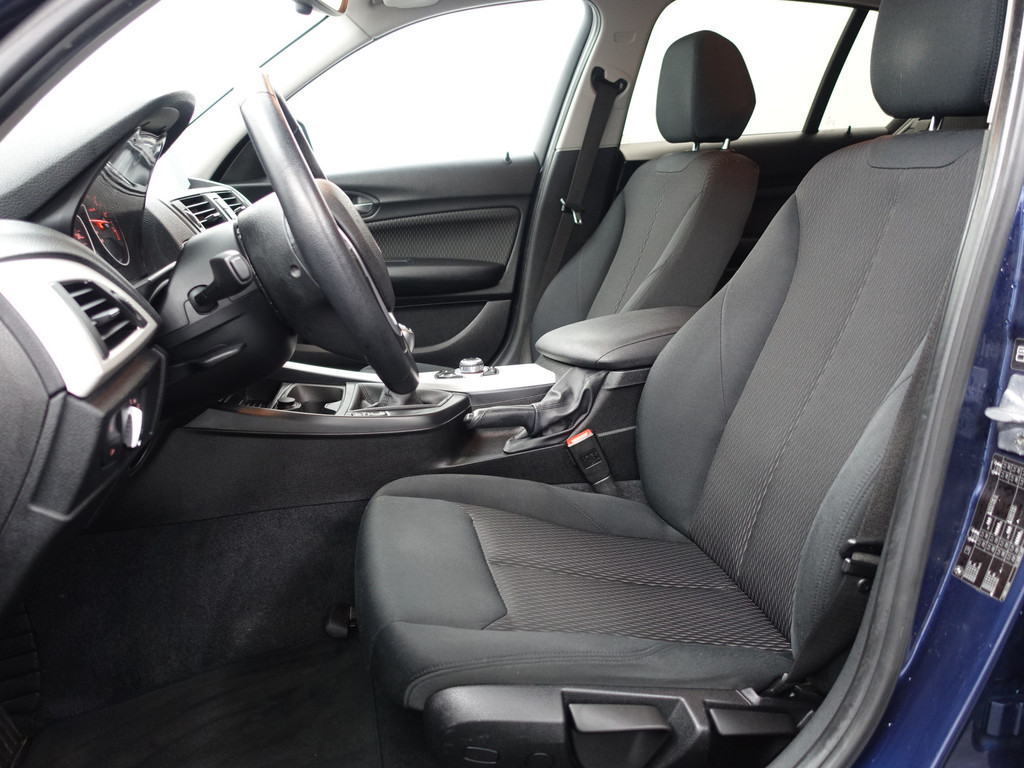 
BMW 1-serie 114i EDE High Executive Blackpack, Navi, Clima, Cruise, Dynamic Select vol									