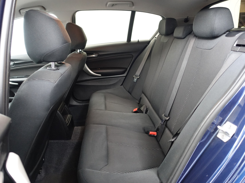 
BMW 1-serie 114i EDE High Executive Blackpack, Navi, Clima, Cruise, Dynamic Select vol									