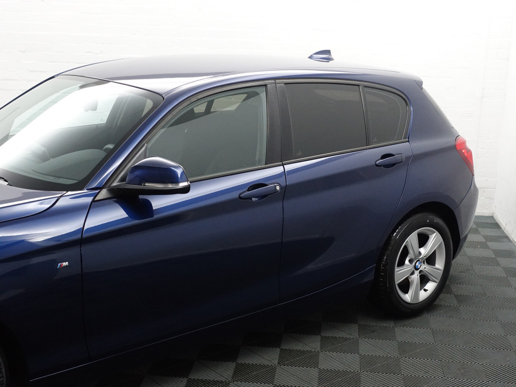 
BMW 1-serie 114i EDE High Executive Blackpack, Navi, Clima, Cruise, Dynamic Select vol									