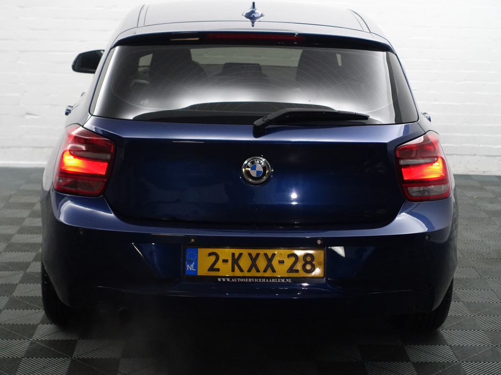 
BMW 1-serie 114i EDE High Executive Blackpack, Navi, Clima, Cruise, Dynamic Select vol									