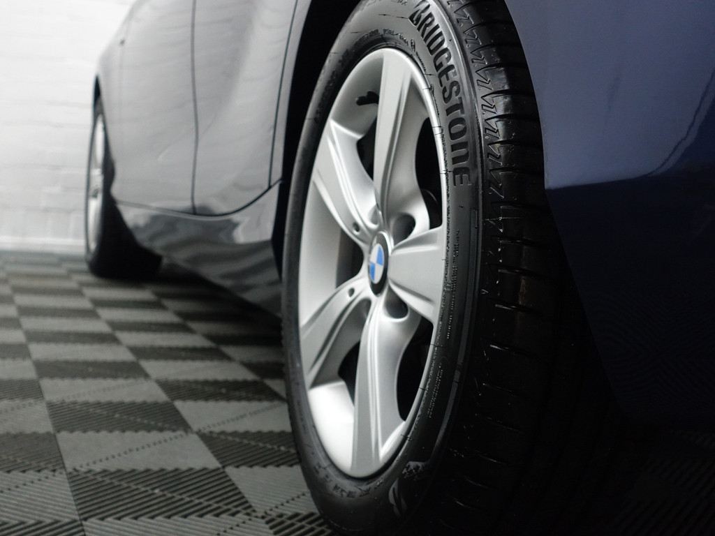 
BMW 1-serie 114i EDE High Executive Blackpack, Navi, Clima, Cruise, Dynamic Select vol									