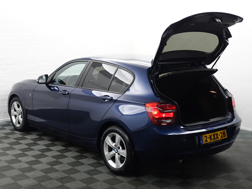 
BMW 1-serie 114i EDE High Executive Blackpack, Navi, Clima, Cruise, Dynamic Select vol									