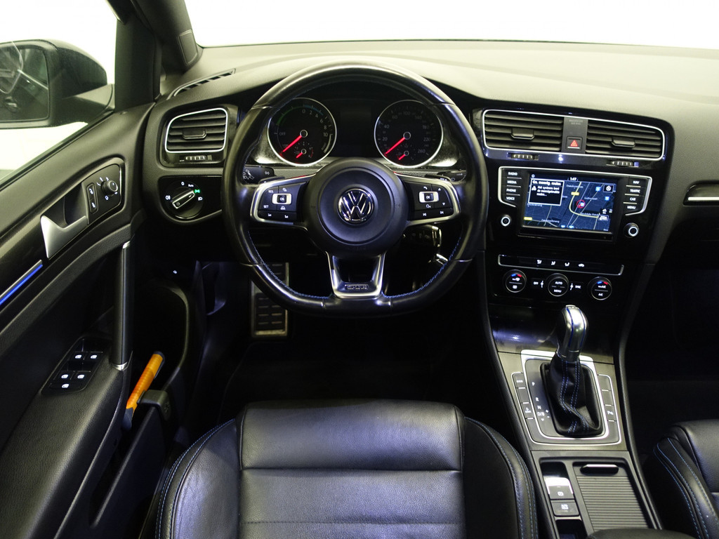 
Volkswagen Golf 1.4 TSI 204pk GTE Highline Aut- Sport Leder Interieur, Xenon Led, Park Assist, vol									