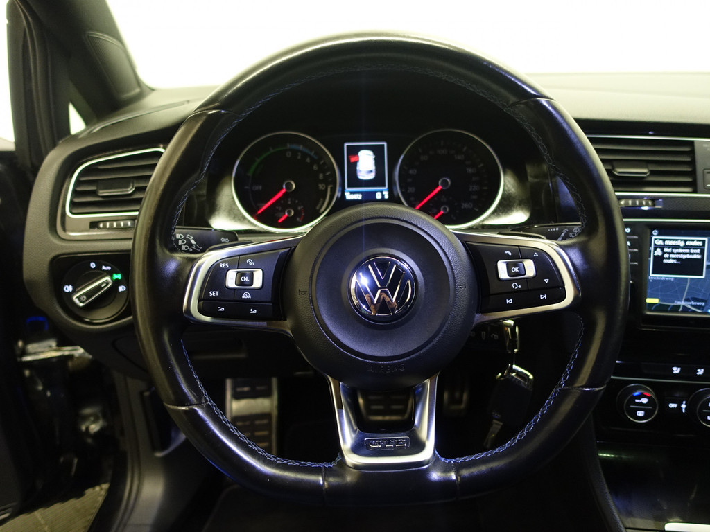 
Volkswagen Golf 1.4 TSI 204pk GTE Highline Aut- Sport Leder Interieur, Xenon Led, Park Assist, vol									