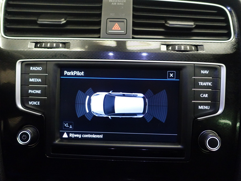 
Volkswagen Golf 1.4 TSI 204pk GTE Highline Aut- Sport Leder Interieur, Xenon Led, Park Assist, vol									