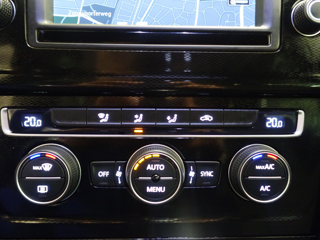 
Volkswagen Golf 1.4 TSI 204pk GTE Highline Aut- Sport Leder Interieur, Xenon Led, Park Assist, vol									