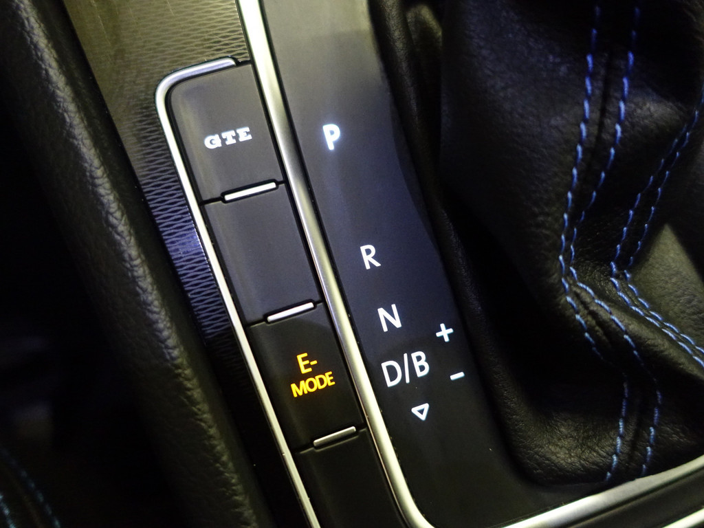 
Volkswagen Golf 1.4 TSI 204pk GTE Highline Aut- Sport Leder Interieur, Xenon Led, Park Assist, vol									