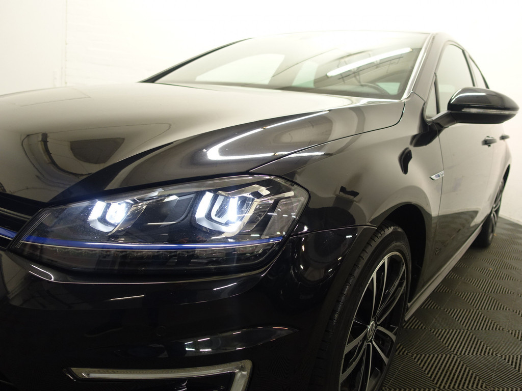 
Volkswagen Golf 1.4 TSI 204pk GTE Highline Aut- Sport Leder Interieur, Xenon Led, Park Assist, vol									