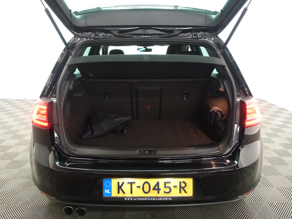 
Volkswagen Golf 1.4 TSI 204pk GTE Highline Aut- Sport Leder Interieur, Xenon Led, Park Assist, vol									