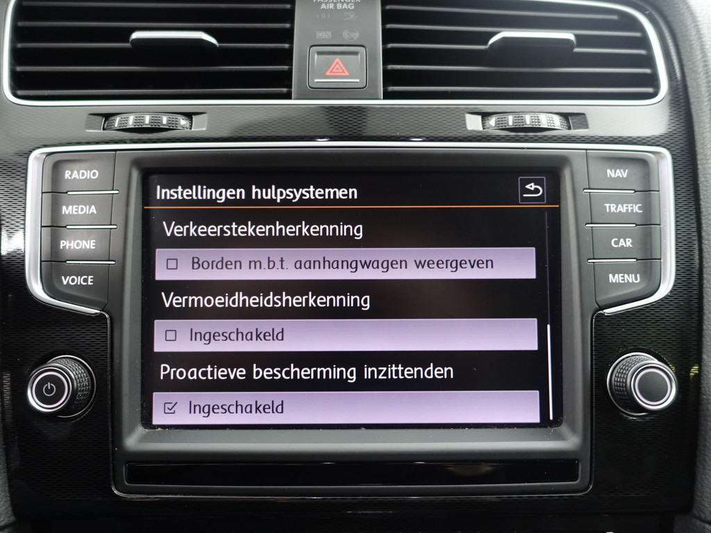 
Volkswagen Golf 1.4 TSI GTE R-Line Aut- ACC, Xenon Led, Camera, Front Assist, Park Assist vol									