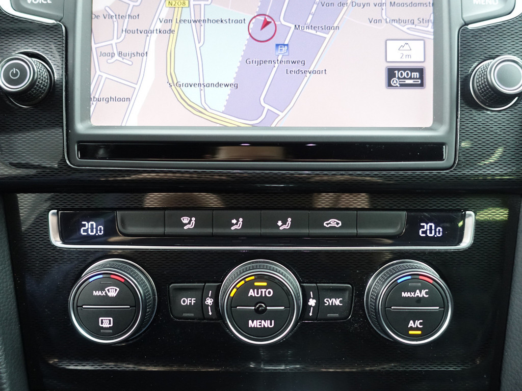 
Volkswagen Golf 1.4 TSI GTE R-Line Aut- ACC, Xenon Led, Camera, Front Assist, Park Assist vol									