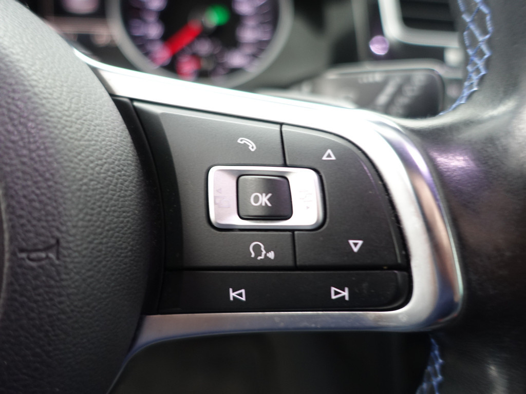 
Volkswagen Golf 1.4 TSI GTE R-Line Aut- ACC, Xenon Led, Camera, Front Assist, Park Assist vol									