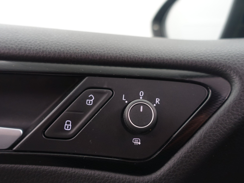 
Volkswagen Golf 1.4 TSI GTE R-Line Aut- ACC, Xenon Led, Camera, Front Assist, Park Assist vol									