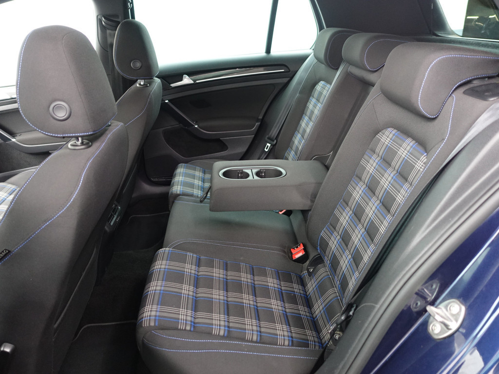 
Volkswagen Golf 1.4 TSI GTE R-Line Aut- ACC, Xenon Led, Camera, Front Assist, Park Assist vol									