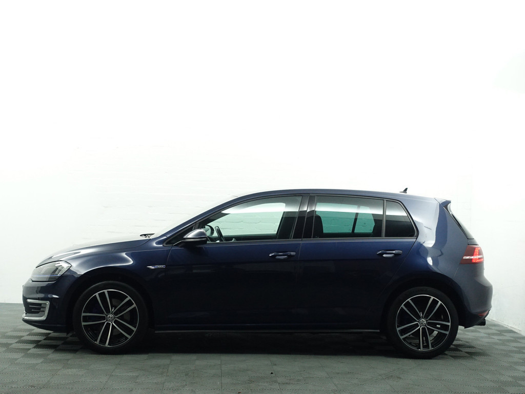 
Volkswagen Golf 1.4 TSI GTE R-Line Aut- ACC, Xenon Led, Camera, Front Assist, Park Assist vol									