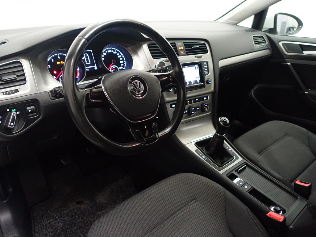 
Volkswagen Golf 1.2 TSI R-Line – Full map Navi, Cruise, PDC, ECC, LMV vol									