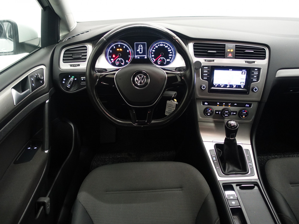 
Volkswagen Golf 1.2 TSI R-Line – Full map Navi, Cruise, PDC, ECC, LMV vol									