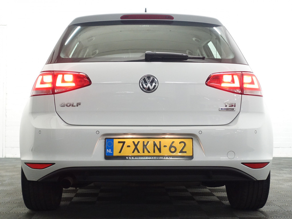 
Volkswagen Golf 1.2 TSI R-Line – Full map Navi, Cruise, PDC, ECC, LMV vol									