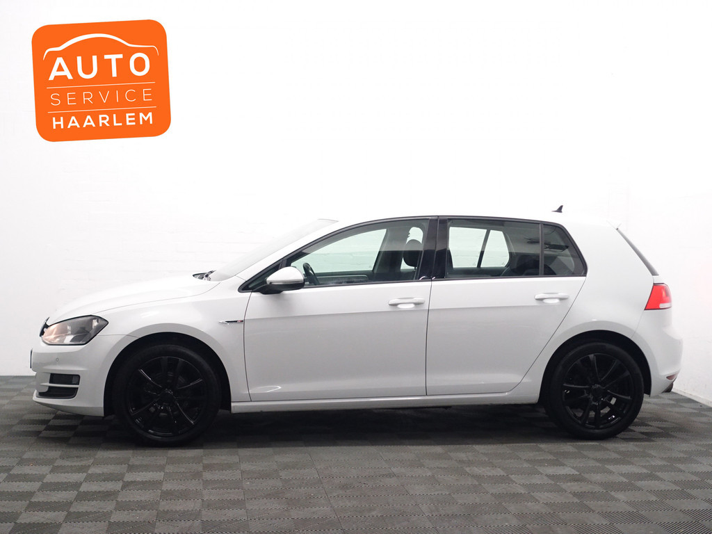 
Volkswagen Golf 1.2 TSI R-Line – Full map Navi, Cruise, PDC, ECC, LMV vol									