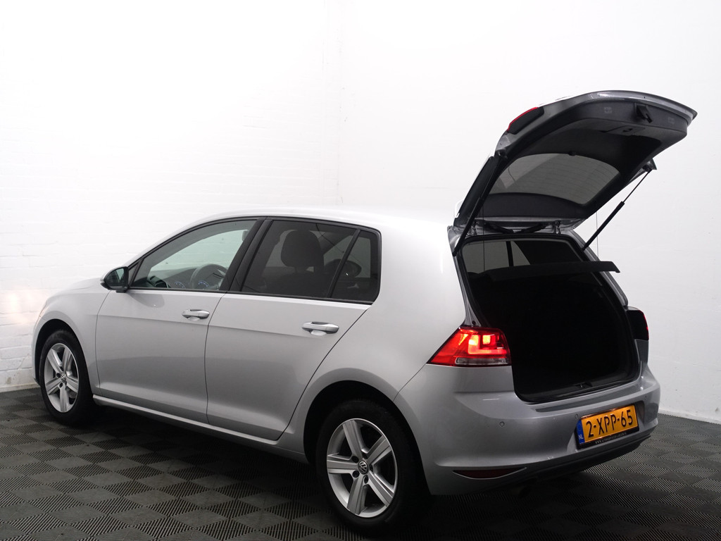 
Volkswagen Golf 1.2 TSI Highline+ Park Assist, Clima, Navi, Cruise, Elek Pakket vol									