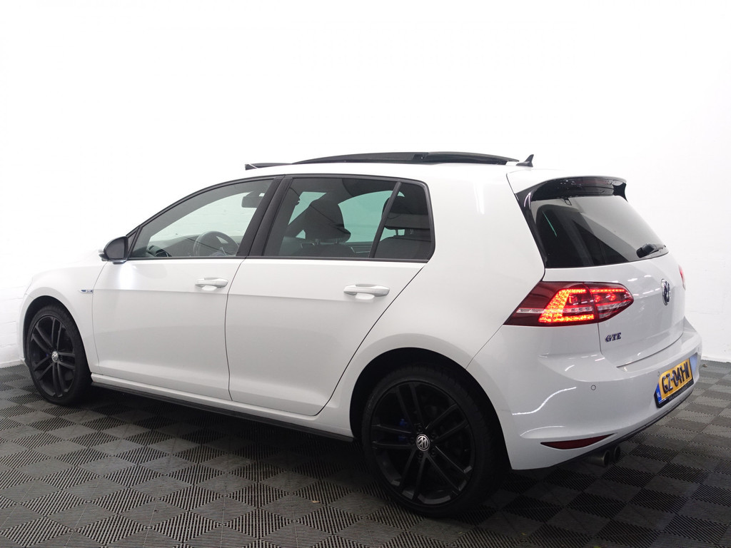
Volkswagen Golf 1.4 TSI GTE Highline Aut- Panoramadak, Xenon Led, Park Assist, Sport Interieur vol									