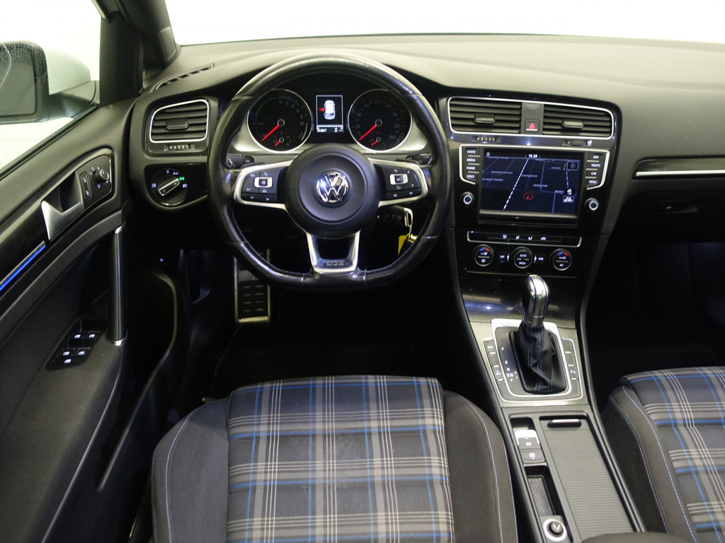 
Volkswagen Golf 1.4 TSI GTE Highline Aut- Panoramadak, Xenon Led, Park Assist, Sport Interieur vol									