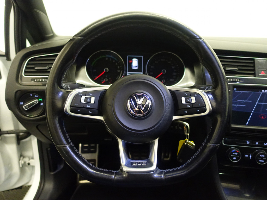 
Volkswagen Golf 1.4 TSI GTE Highline Aut- Panoramadak, Xenon Led, Park Assist, Sport Interieur vol									