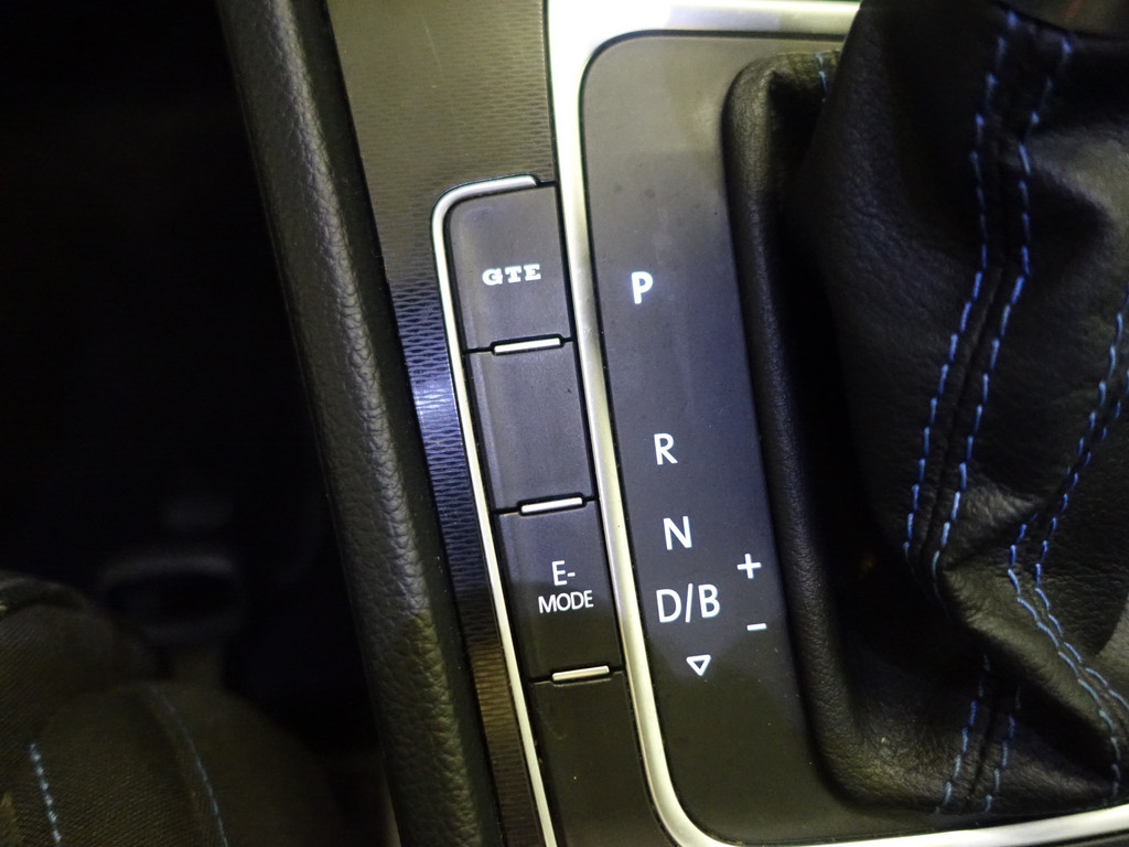 
Volkswagen Golf 1.4 TSI GTE Highline Aut- Panoramadak, Xenon Led, Park Assist, Sport Interieur vol									