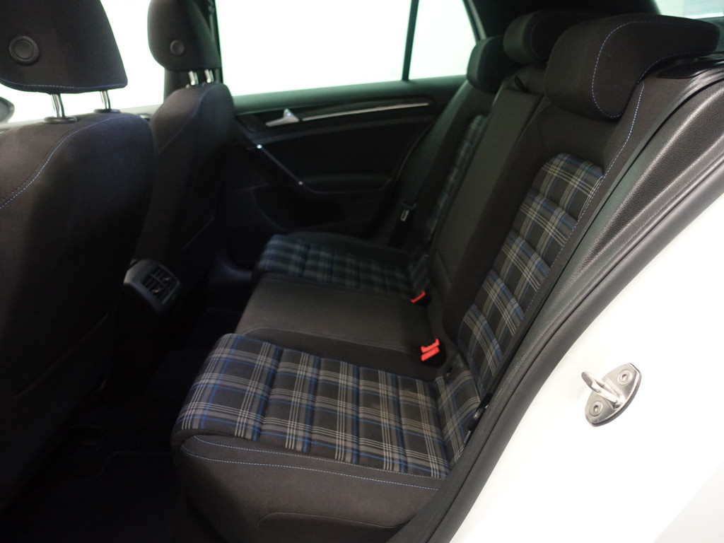 
Volkswagen Golf 1.4 TSI GTE Highline Aut- Panoramadak, Xenon Led, Park Assist, Sport Interieur vol									