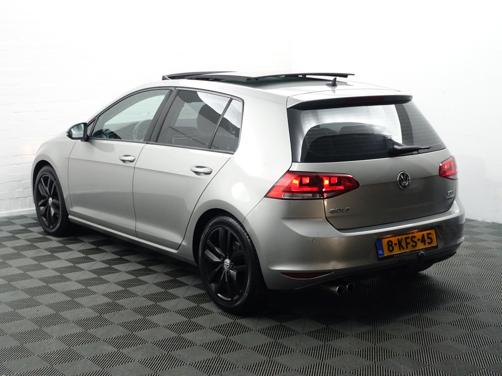
								Volkswagen Golf 1.4 TSI ACT Highline+ Panoramadak, Park Assist, Sport Interieur, Cruise, Clima vol									