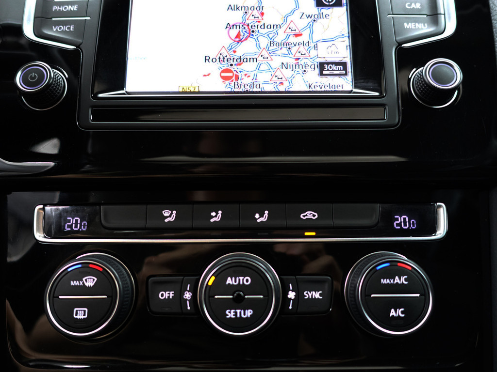
								Volkswagen Golf 1.4 TSI ACT Highline+ Panoramadak, Park Assist, Sport Interieur, Cruise, Clima vol									