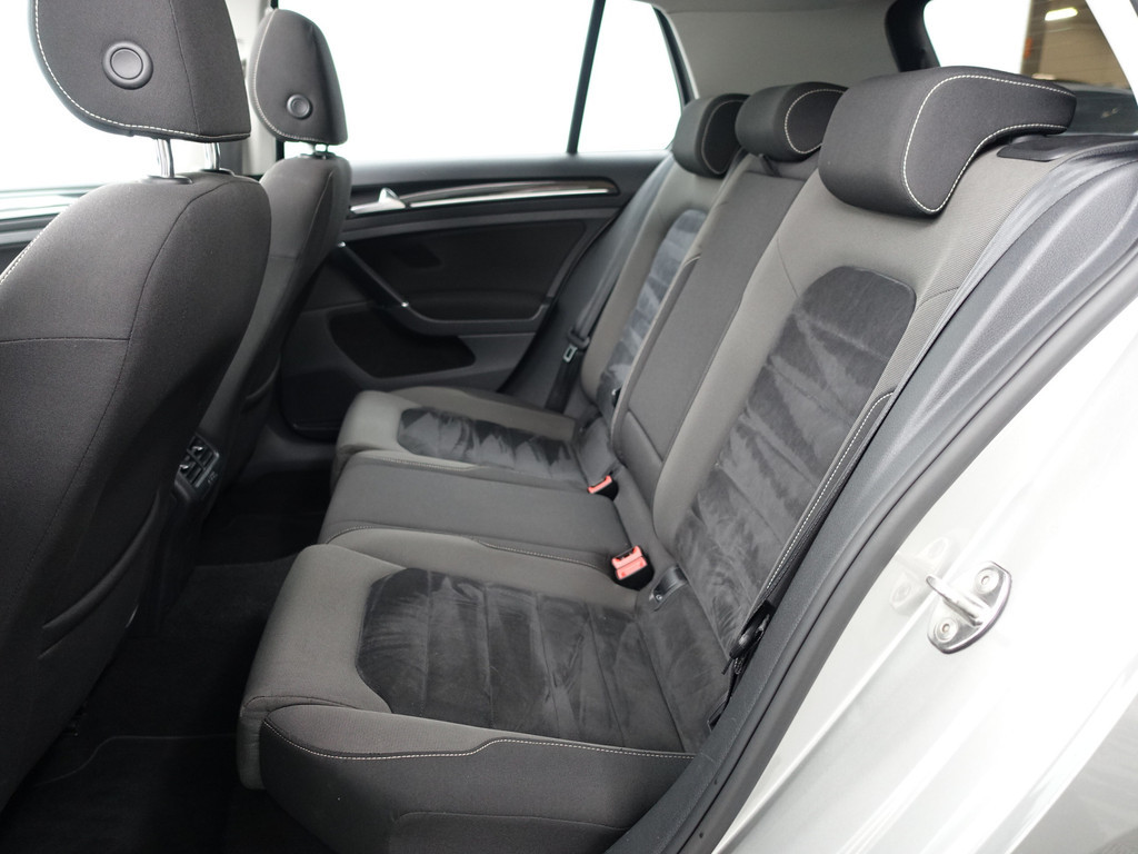 
								Volkswagen Golf 1.4 TSI ACT Highline+ Panoramadak, Park Assist, Sport Interieur, Cruise, Clima vol									