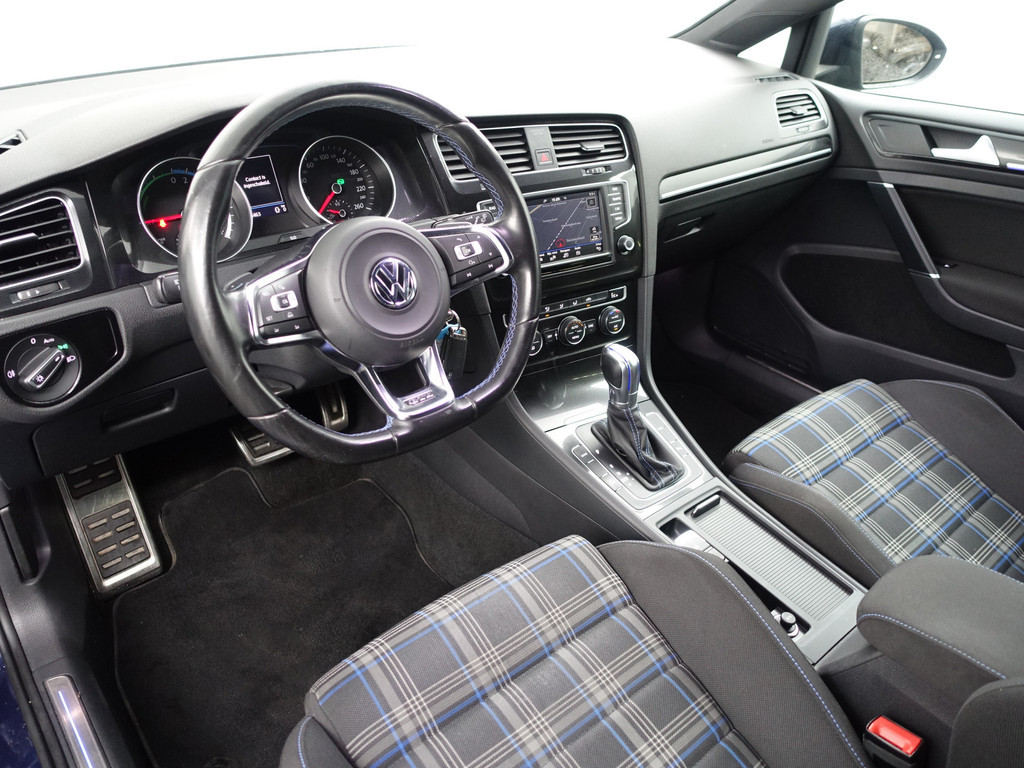
Volkswagen Golf 1.4 TSI GTE Highline+ Aut- Carplay, Xenon Led, Park Pilot, Navi, Clima, Sport Interieur vol									