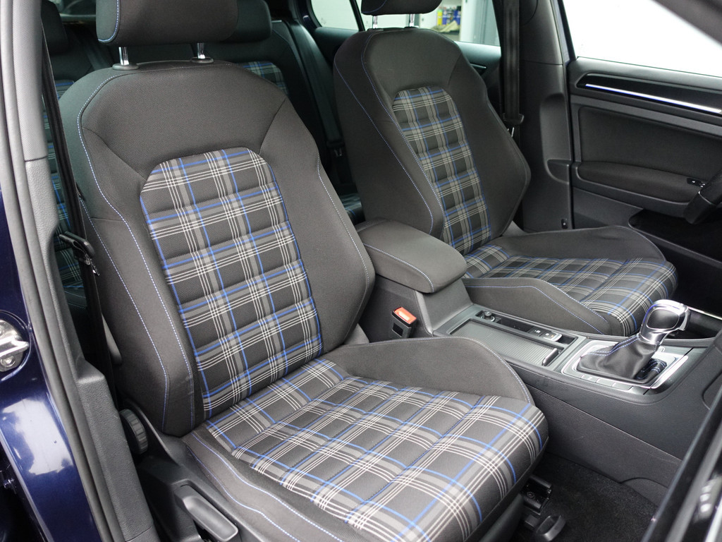 
Volkswagen Golf 1.4 TSI GTE Highline+ Aut- Carplay, Xenon Led, Park Pilot, Navi, Clima, Sport Interieur vol									