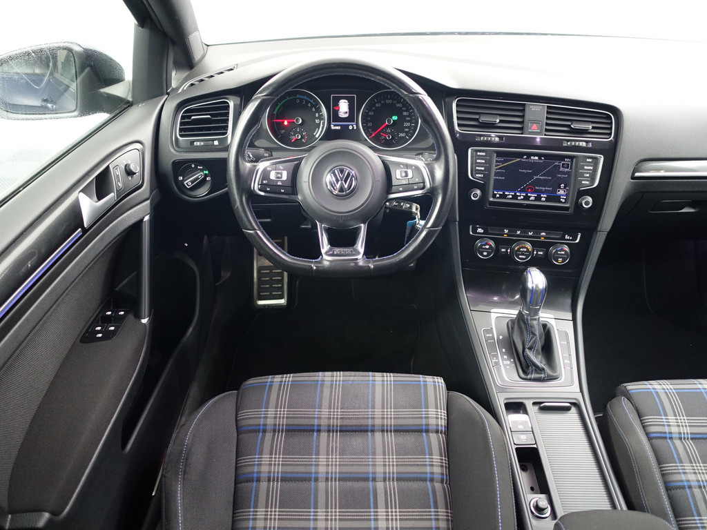
Volkswagen Golf 1.4 TSI GTE Highline+ Aut- Carplay, Xenon Led, Park Pilot, Navi, Clima, Sport Interieur vol									