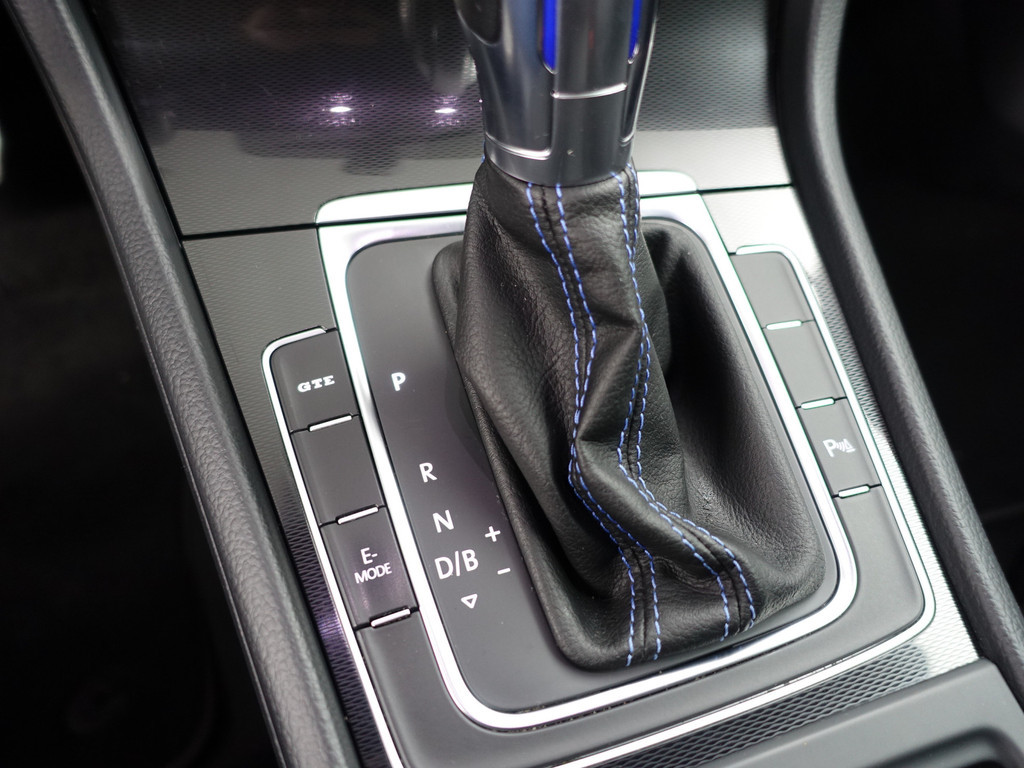 
Volkswagen Golf 1.4 TSI GTE Highline+ Aut- Carplay, Xenon Led, Park Pilot, Navi, Clima, Sport Interieur vol									