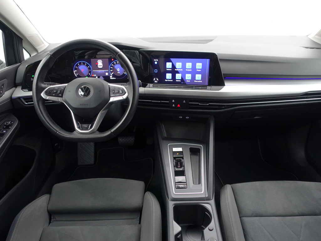 
								Volkswagen Golf 1.0 eTSI Highline Advance Aut- Stoelmassage, Memory, Sfeerverlichting, Park Pilot, Park Assist, Ada Cruise, Stuur/Stoelverwarming vol									