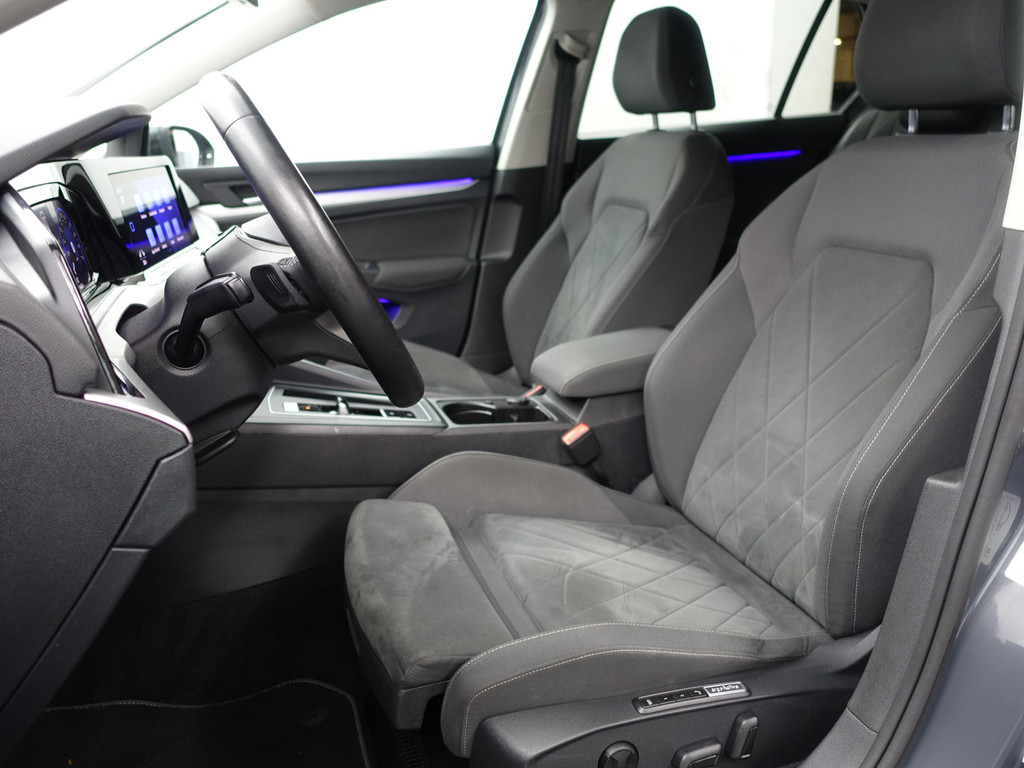 
								Volkswagen Golf 1.0 eTSI Highline Advance Aut- Stoelmassage, Memory, Sfeerverlichting, Park Pilot, Park Assist, Ada Cruise, Stuur/Stoelverwarming vol									