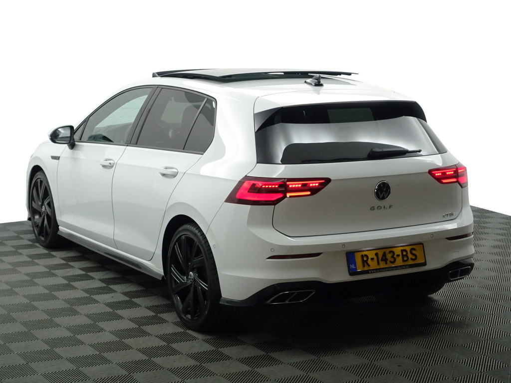 
Volkswagen Golf 1.5 eTSI R Line Aut- Panodak, Harman Kardon, Sfeerverlichting, CarPlay, Stuur/Stoelverwarming, Camera, Dynamic Select vol									