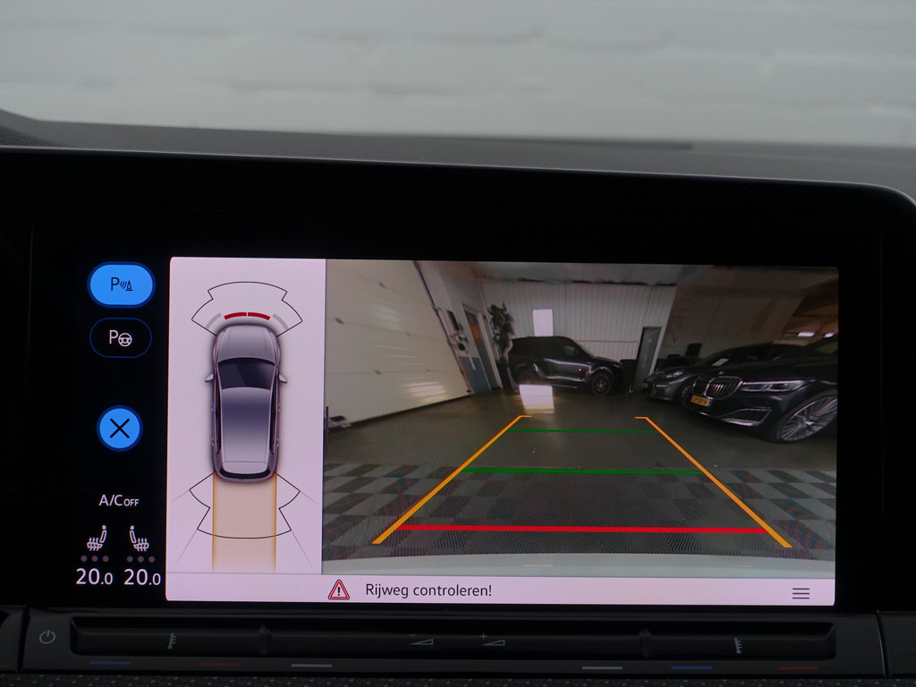 
Volkswagen Golf 1.5 eTSI R Line Aut- Panodak, Harman Kardon, Sfeerverlichting, CarPlay, Stuur/Stoelverwarming, Camera, Dynamic Select vol									