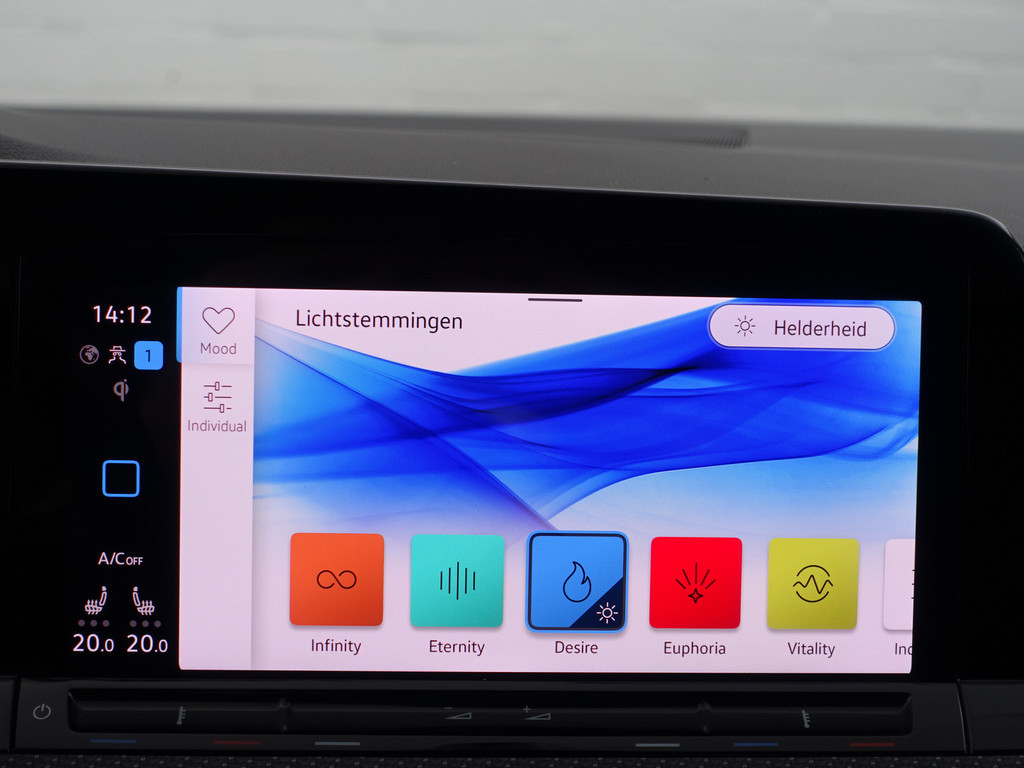 
Volkswagen Golf 1.5 eTSI R Line Aut- Panodak, Harman Kardon, Sfeerverlichting, CarPlay, Stuur/Stoelverwarming, Camera, Dynamic Select vol									