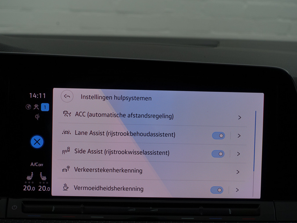
Volkswagen Golf 1.5 eTSI R Line Aut- Panodak, Harman Kardon, Sfeerverlichting, CarPlay, Stuur/Stoelverwarming, Camera, Dynamic Select vol									