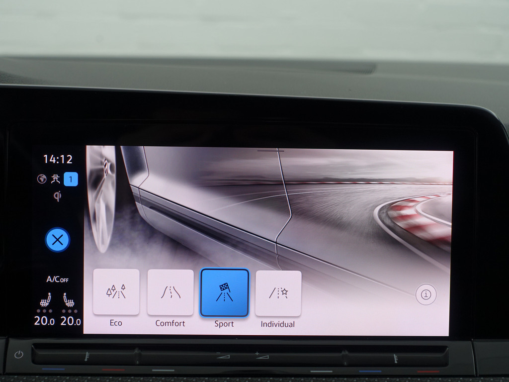 
Volkswagen Golf 1.5 eTSI R Line Aut- Panodak, Harman Kardon, Sfeerverlichting, CarPlay, Stuur/Stoelverwarming, Camera, Dynamic Select vol									