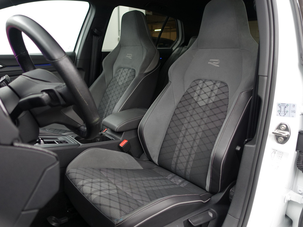 
Volkswagen Golf 1.5 eTSI R Line Aut- Panodak, Harman Kardon, Sfeerverlichting, CarPlay, Stuur/Stoelverwarming, Camera, Dynamic Select vol									