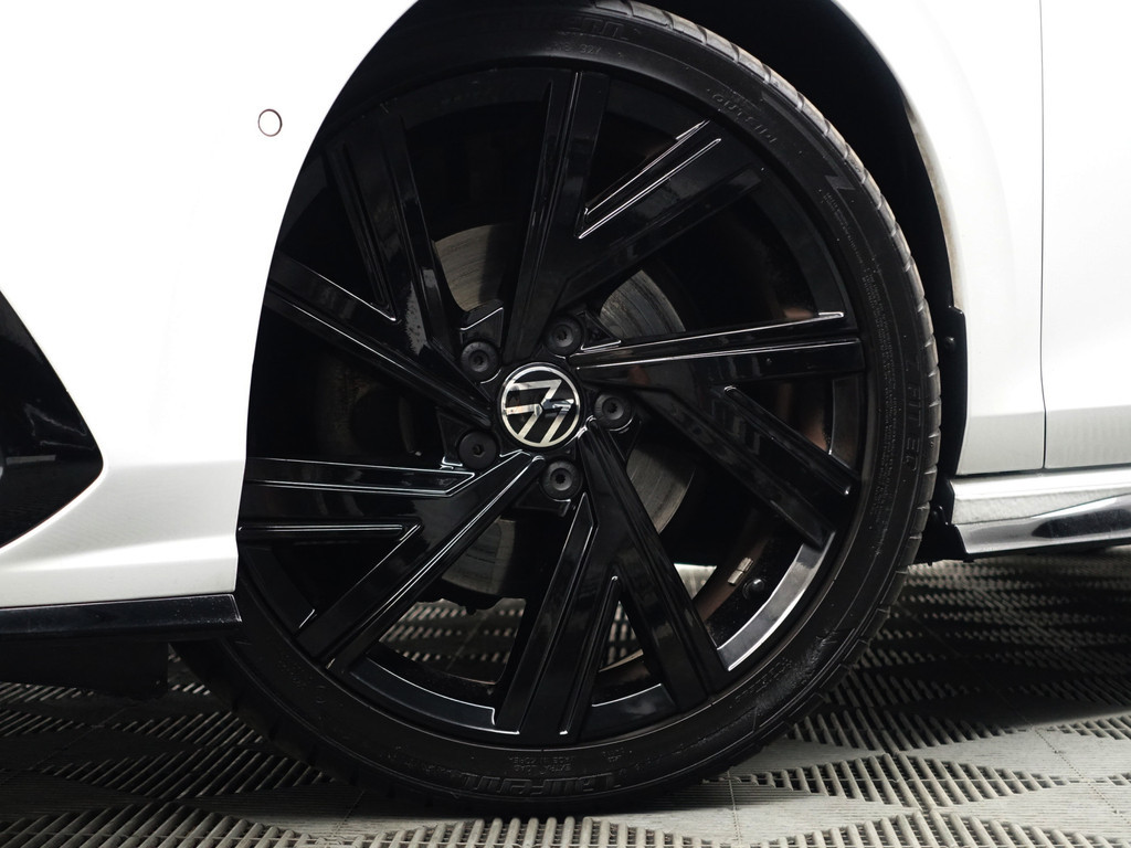 
Volkswagen Golf 1.5 eTSI R Line Aut- Panodak, Harman Kardon, Sfeerverlichting, CarPlay, Stuur/Stoelverwarming, Camera, Dynamic Select vol									