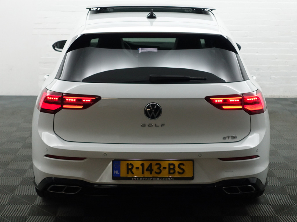 
Volkswagen Golf 1.5 eTSI R Line Aut- Panodak, Harman Kardon, Sfeerverlichting, CarPlay, Stuur/Stoelverwarming, Camera, Dynamic Select vol									
