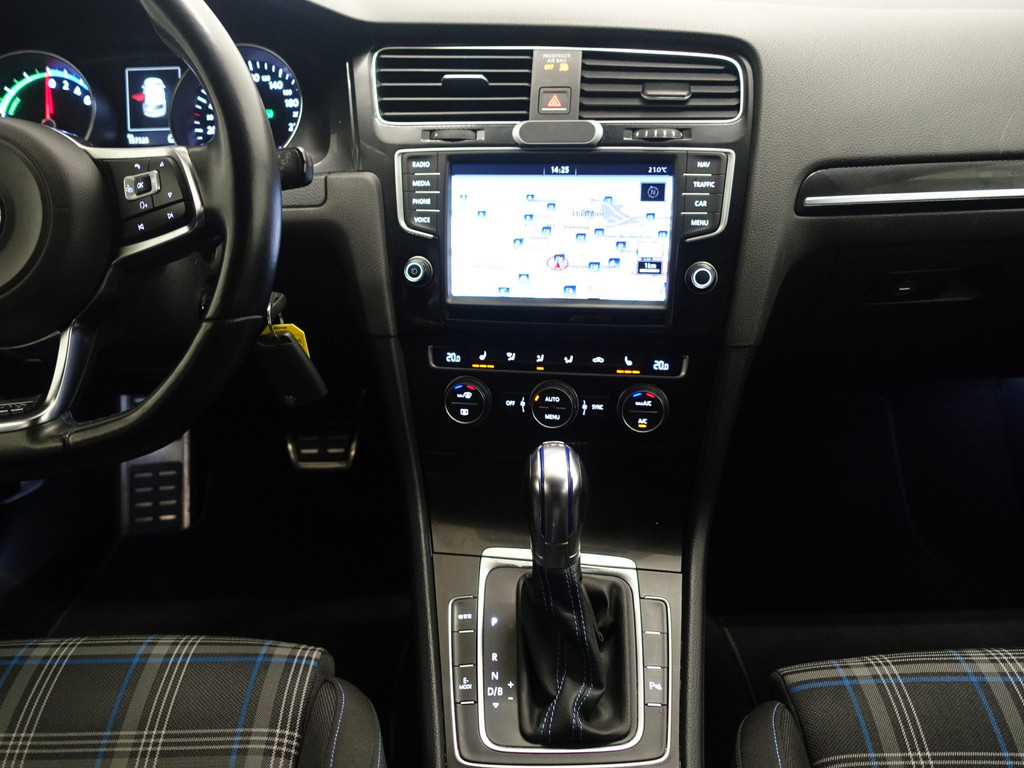 
Volkswagen Golf 1.4 TSI GTE Highline Aut- Ada Cruise, Xenon Led, Park Assist, Navi, Sport Interieur vol									